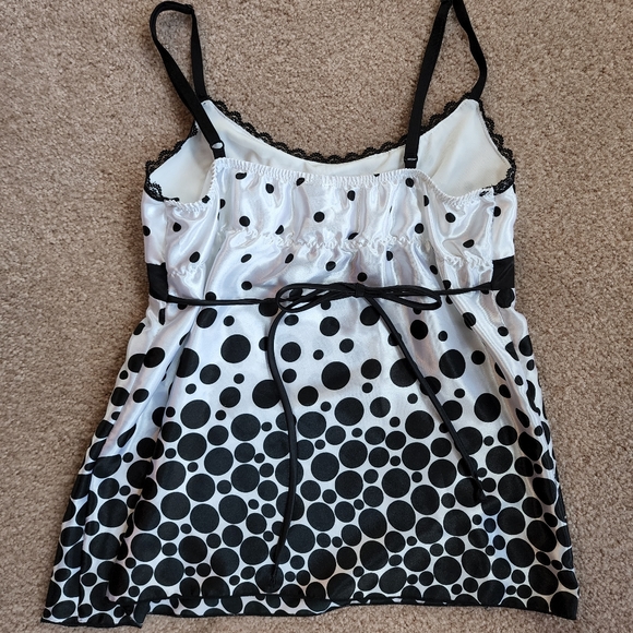 Black and White Tank Top - Picture 4 of 4